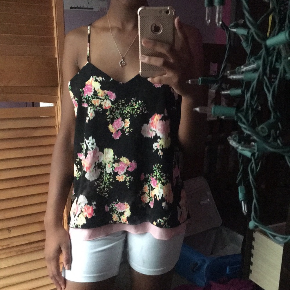 cute versatile top💮